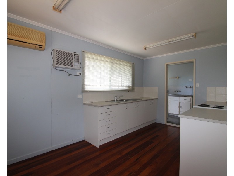 16 Ken May Way, Kingston QLD 4114