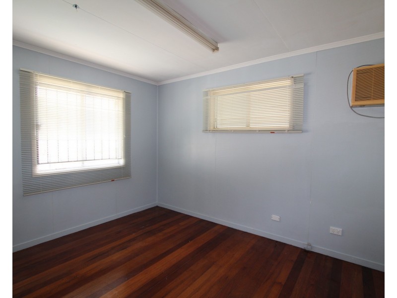 16 Ken May Way, Kingston QLD 4114