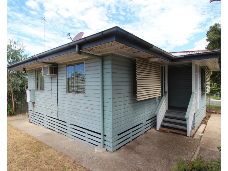 16 Ken May Way, Kingston QLD 4114