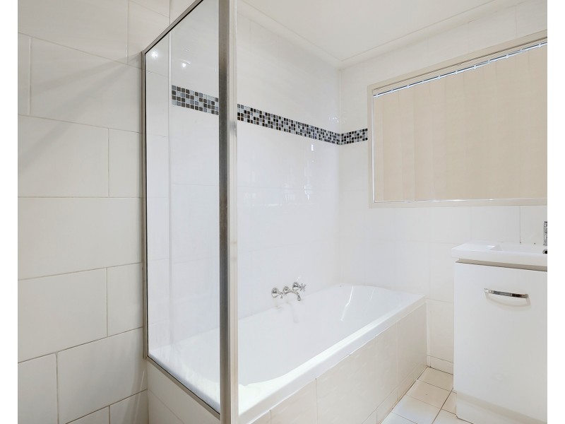 10 Fairdale Street, Woodridge QLD 4114