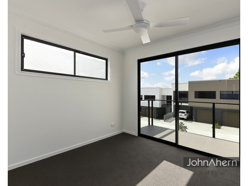 55/105 Barbaralla Drive, Springwood QLD 4127