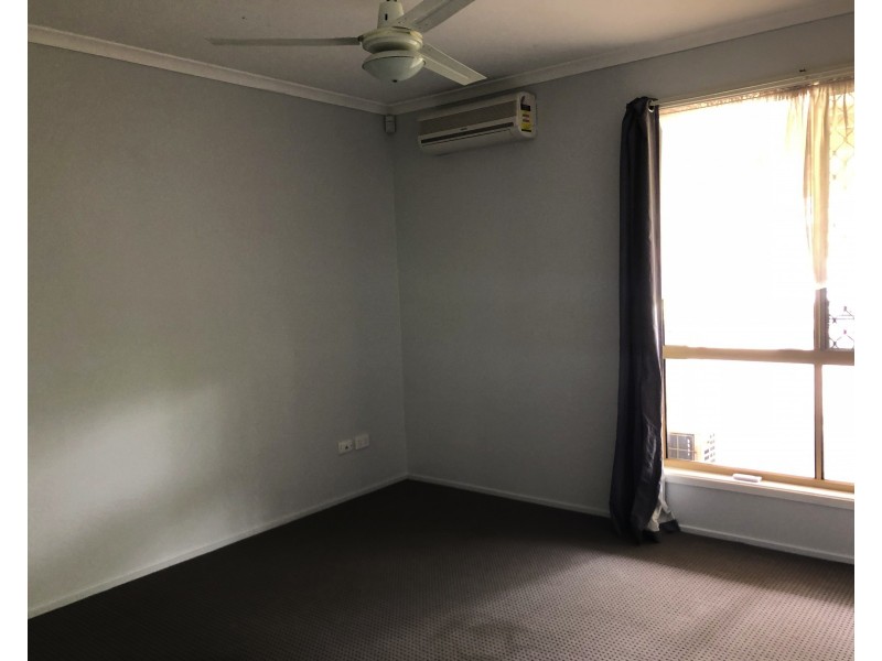 13 Shiraz Ct, Kingston QLD 4114