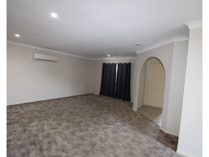 207 Upper Lyndale Street, Shailer Park QLD 4128