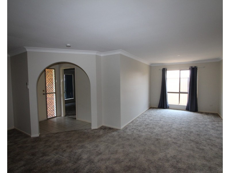 207 Upper Lyndale Street, Shailer Park QLD 4128