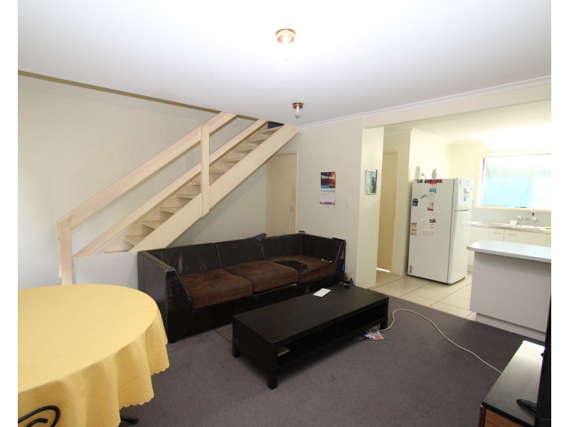 1/10 Cognac Ct, Kingston QLD 4114