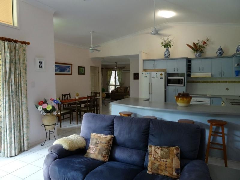 18 Luke Court, Bushland Beach QLD 4818