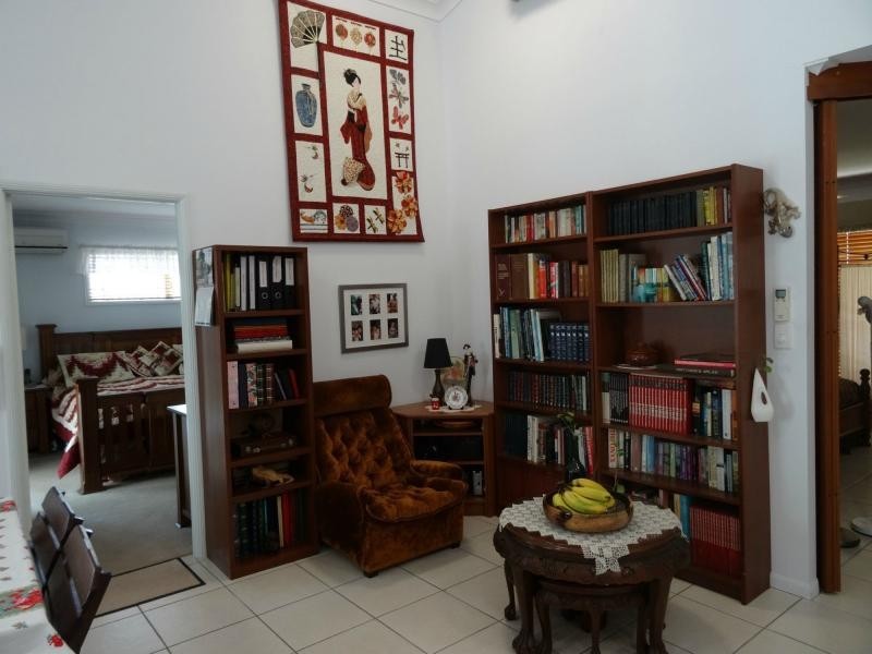 11 Ugarte Street, Bushland Beach QLD 4818