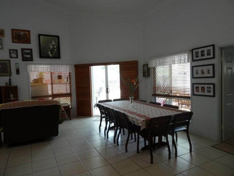 11 Ugarte Street, Bushland Beach QLD 4818