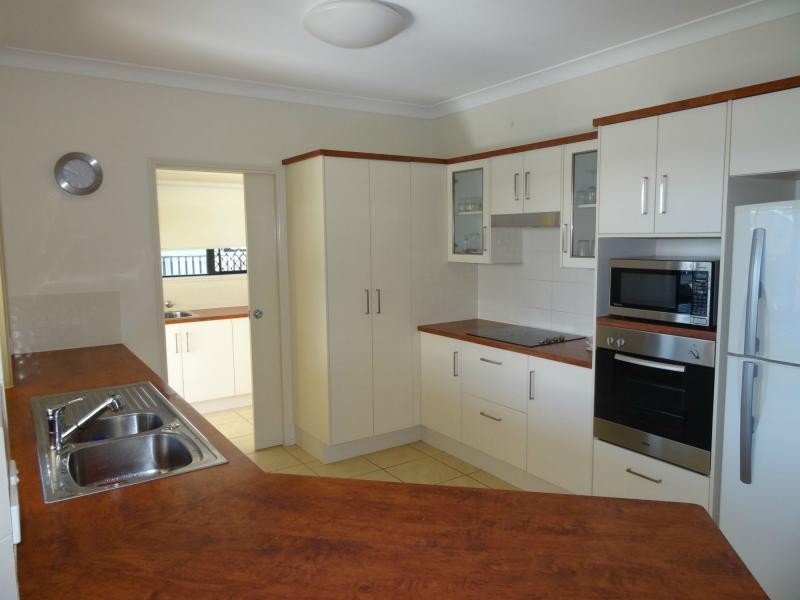 9 Henning Court, Bushland Beach QLD 4818