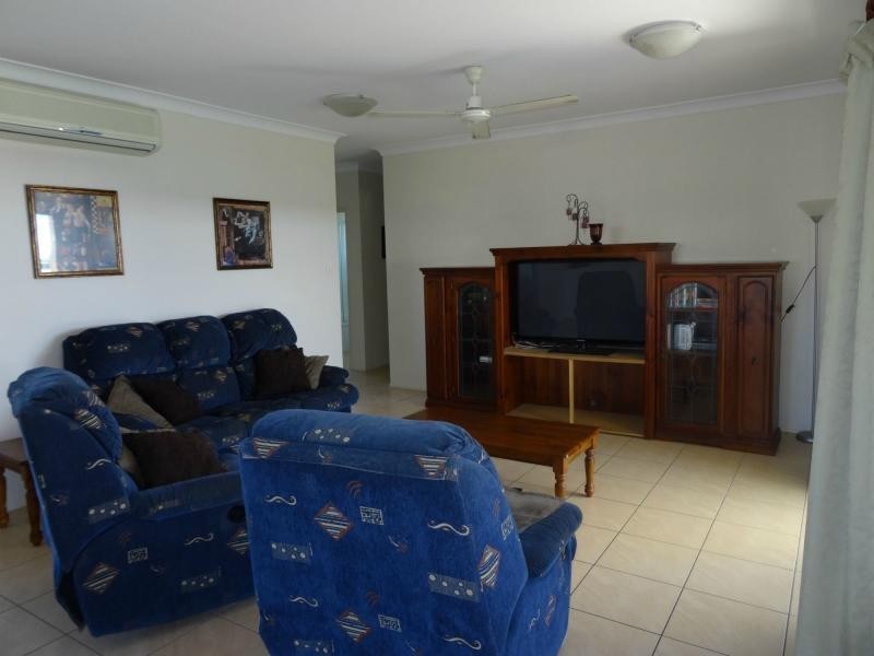 9 Henning Court, Bushland Beach QLD 4818