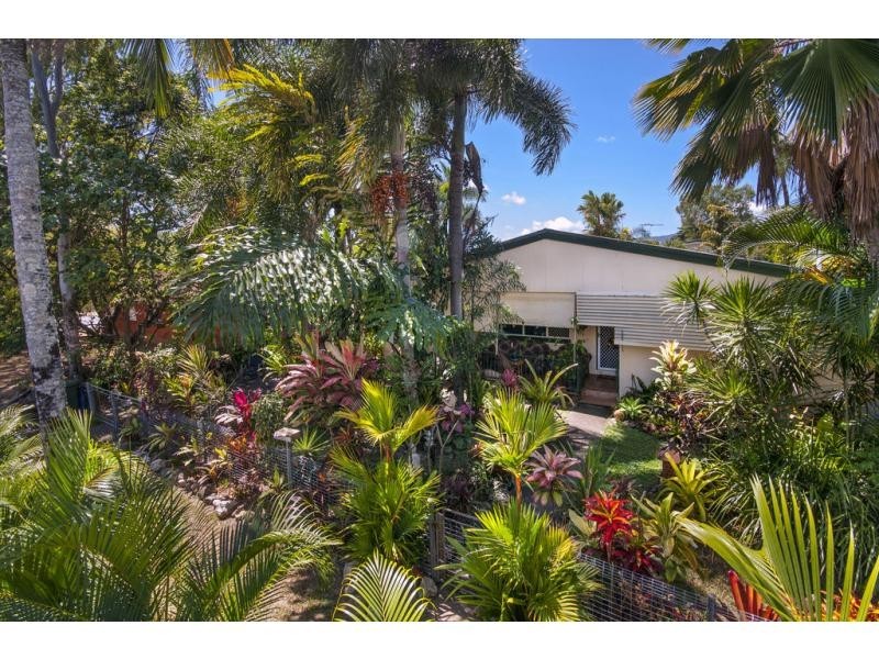 24 Card Avenue, Manunda QLD 4870