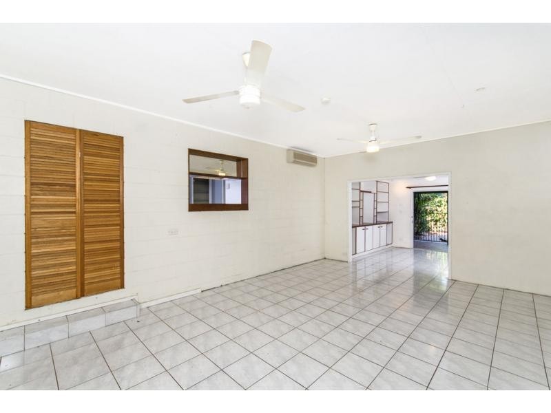 24 Card Avenue, Manunda QLD 4870