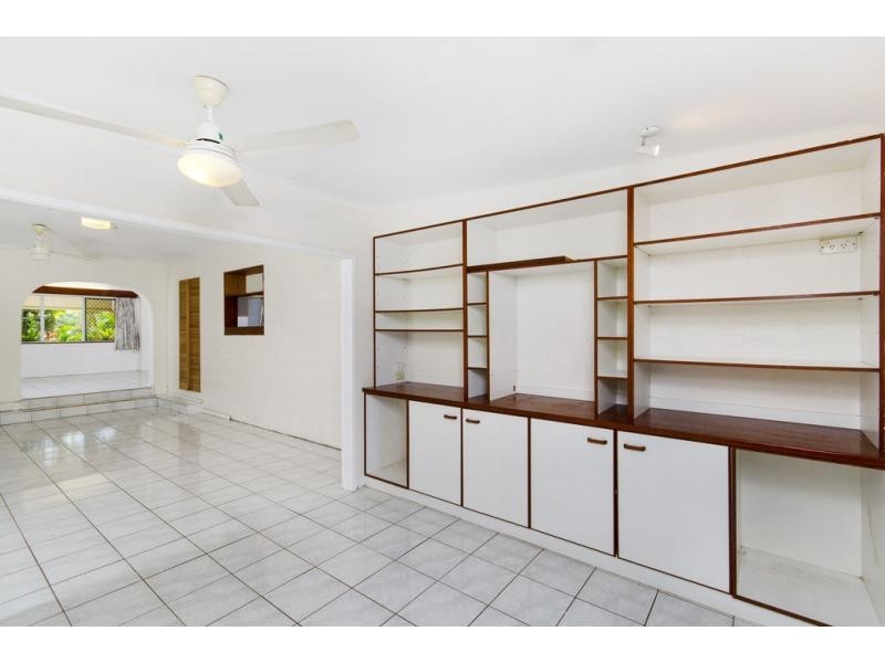 24 Card Avenue, Manunda QLD 4870