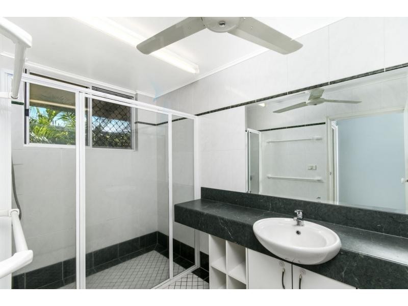24 Card Avenue, Manunda QLD 4870