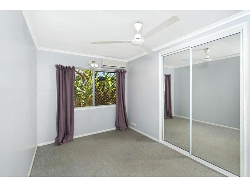 24 Card Avenue, Manunda QLD 4870