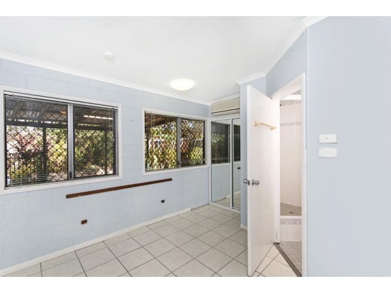 24 Card Avenue, Manunda QLD 4870