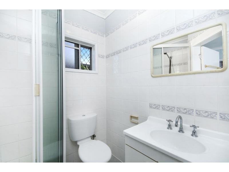 24 Card Avenue, Manunda QLD 4870
