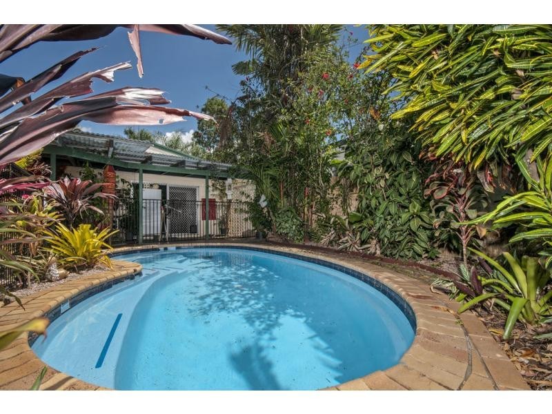 24 Card Avenue, Manunda QLD 4870