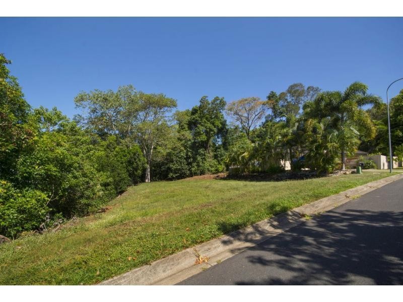 17 Lomandra Close, Redlynch QLD 4870
