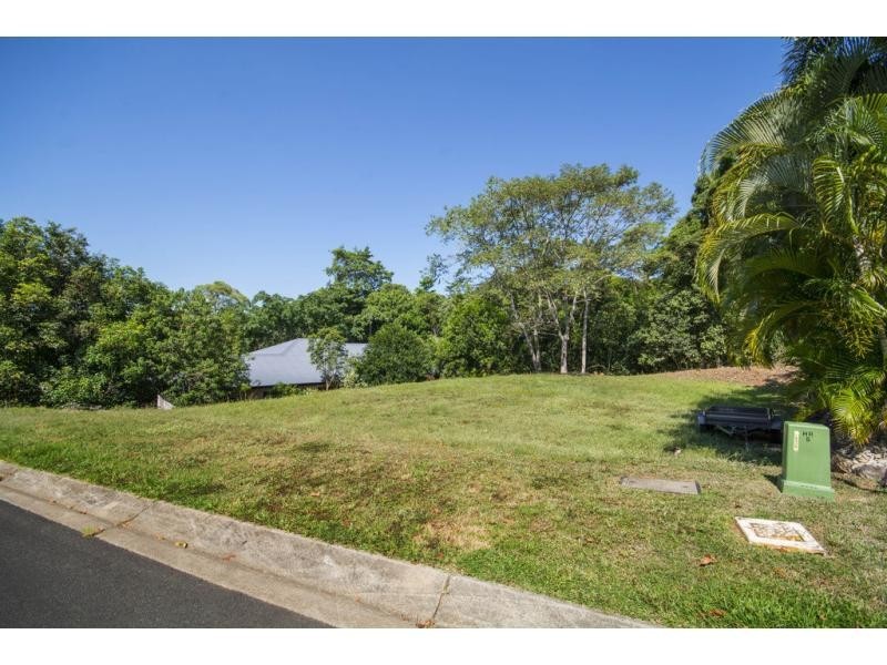 17 Lomandra Close, Redlynch QLD 4870