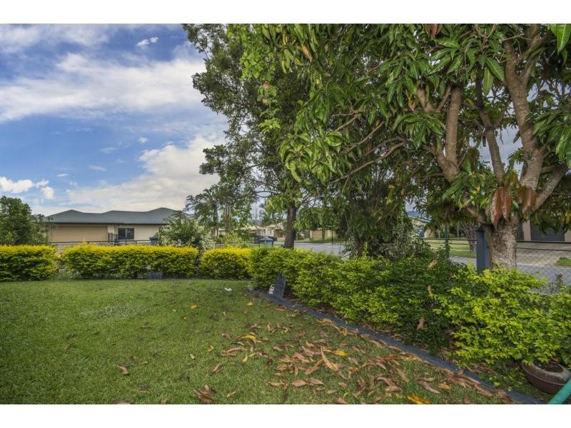 4 Picnic Street, White Rock QLD 4868