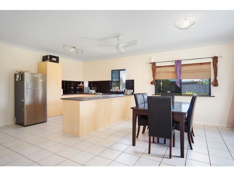4 Picnic Street, White Rock QLD 4868