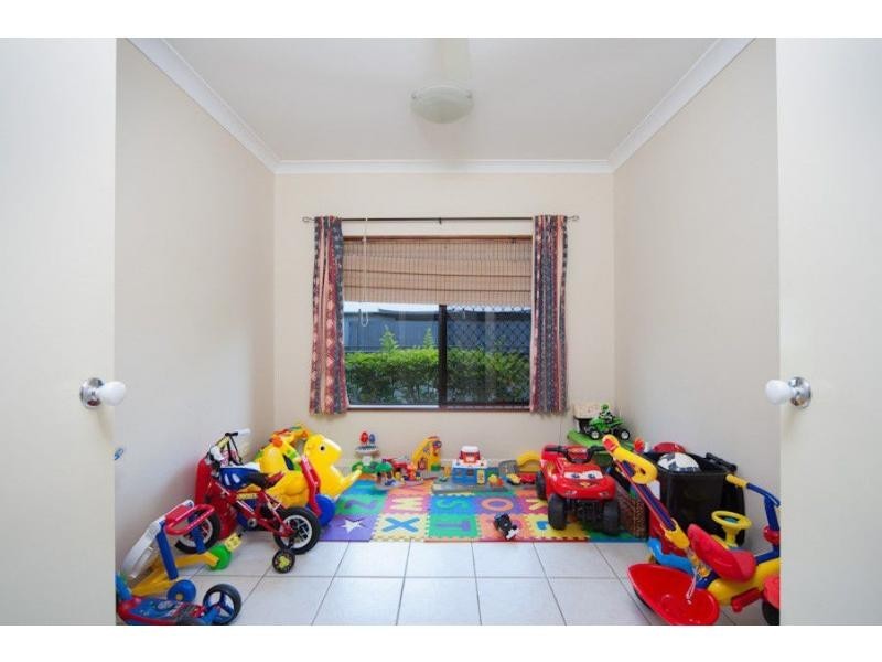 4 Picnic Street, White Rock QLD 4868