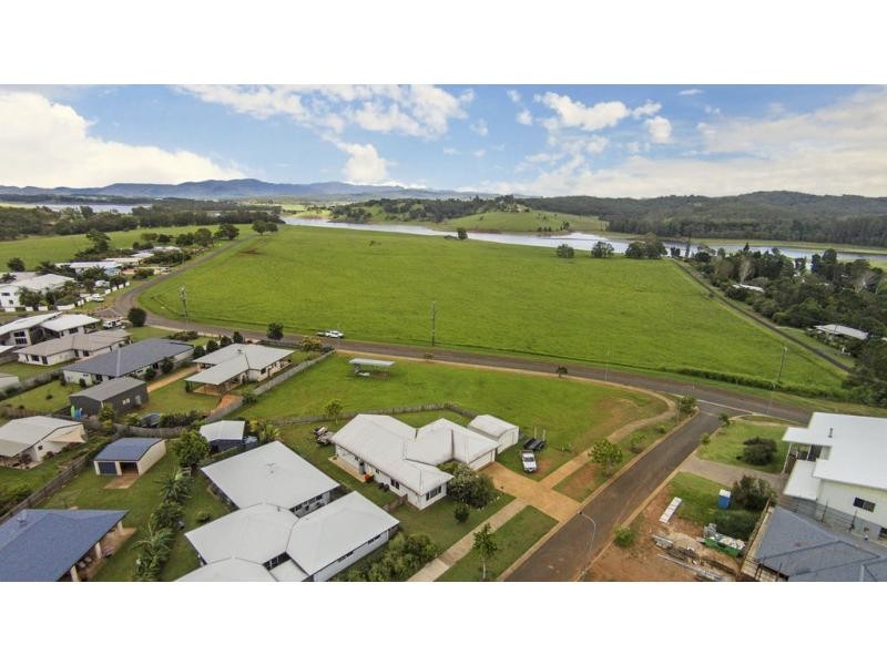 21 Willilams Avenue, Yungaburra QLD 4884