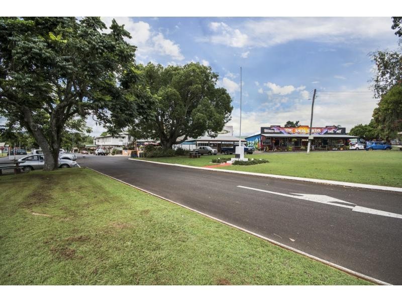 21 Willilams Avenue, Yungaburra QLD 4884