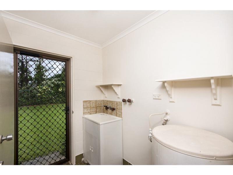 15 Ixora Court, Mooroobool QLD 4870