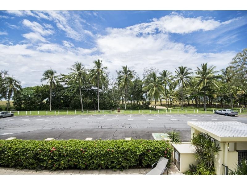 4/31 Sims Esplanade, Yorkeys Knob QLD 4878