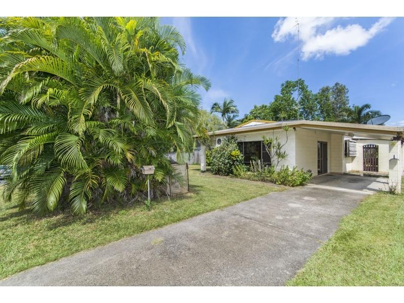 7 Serissa Street, Mooroobool QLD 4870