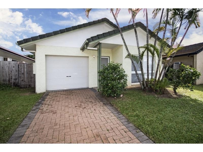 32 Silky Oak Court, Mooroobool QLD 4870