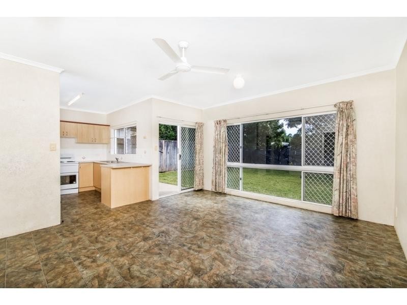 32 Silky Oak Court, Mooroobool QLD 4870