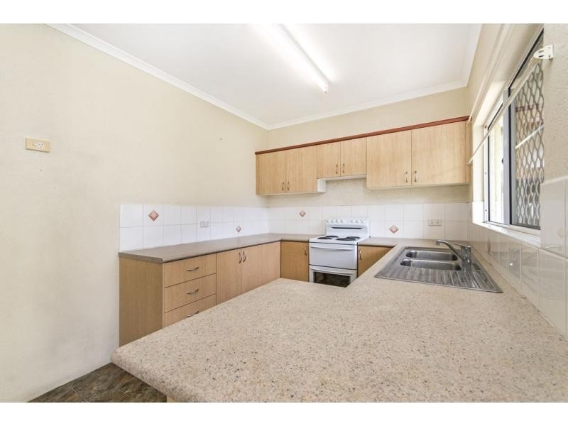 32 Silky Oak Court, Mooroobool QLD 4870