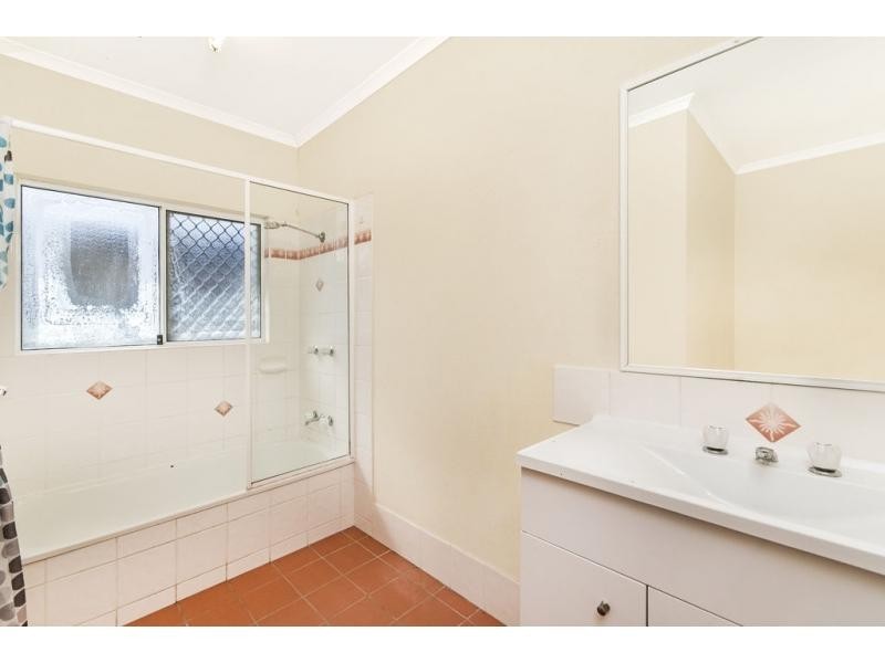 32 Silky Oak Court, Mooroobool QLD 4870