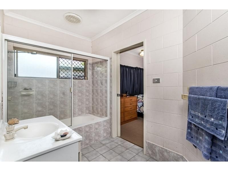 6 Bunyip Close, Mount Sheridan QLD 4868