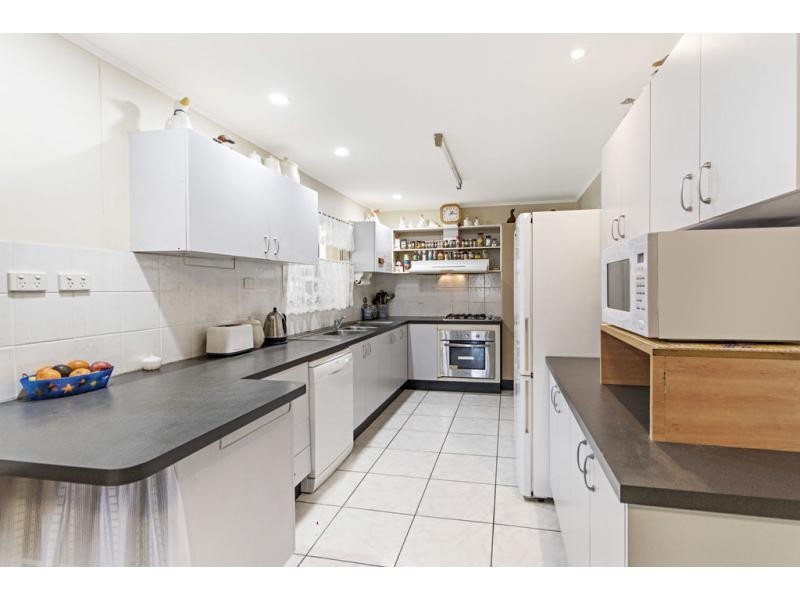 342 Fearnley Street, Manunda QLD 4870