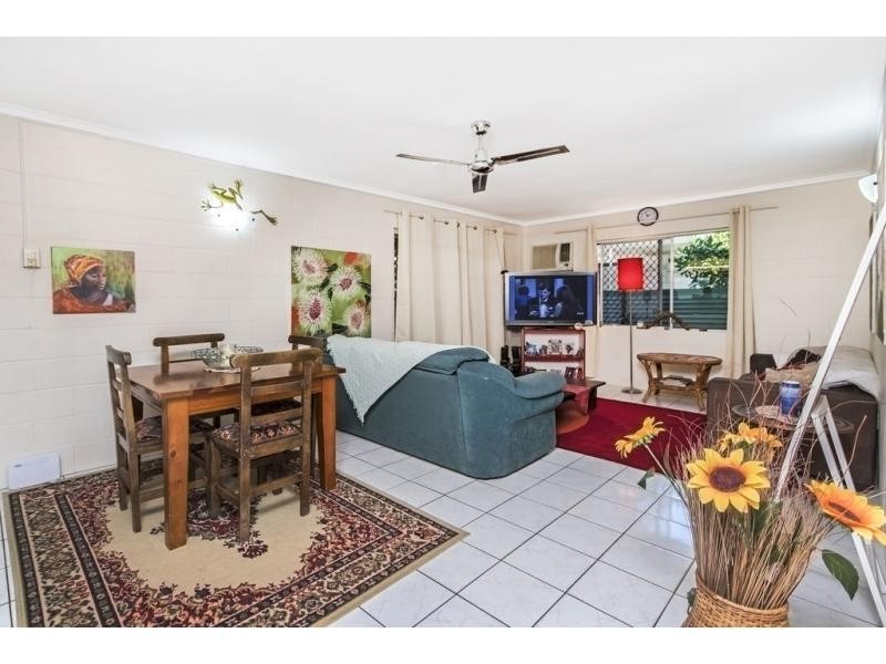 1/440 McCoombe Street, Mooroobool QLD 4870