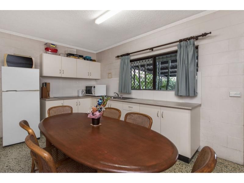 3/21-25 Cedar Road, Palm Cove QLD 4879