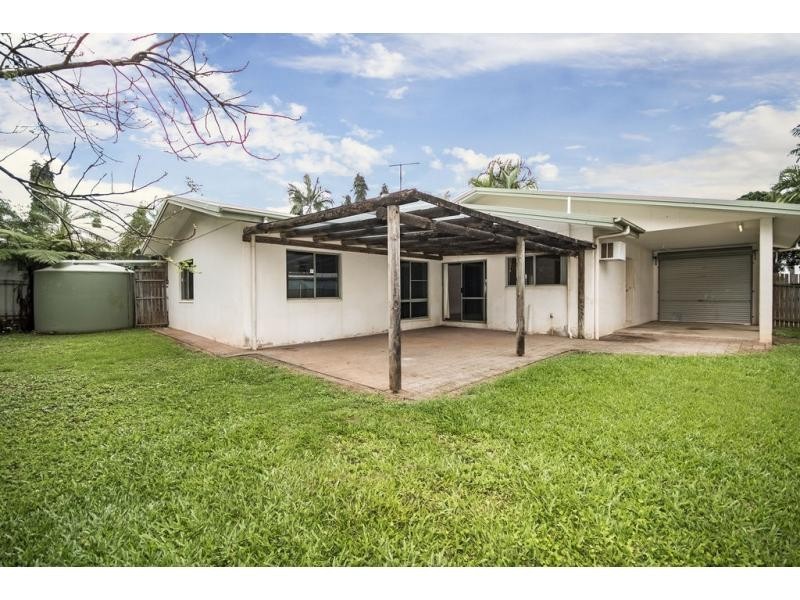 2 Tuffley Close, Kanimbla QLD 4870
