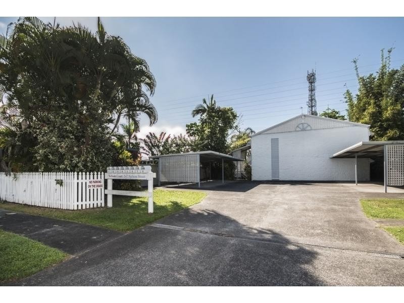 4/5 Nelson Street, Bungalow QLD 4870