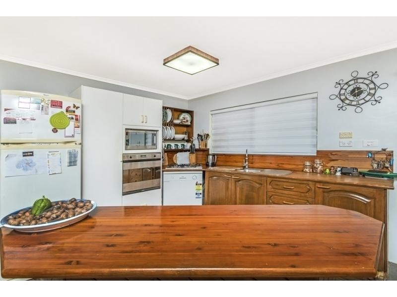 25 Kalinda Close, White Rock QLD 4868