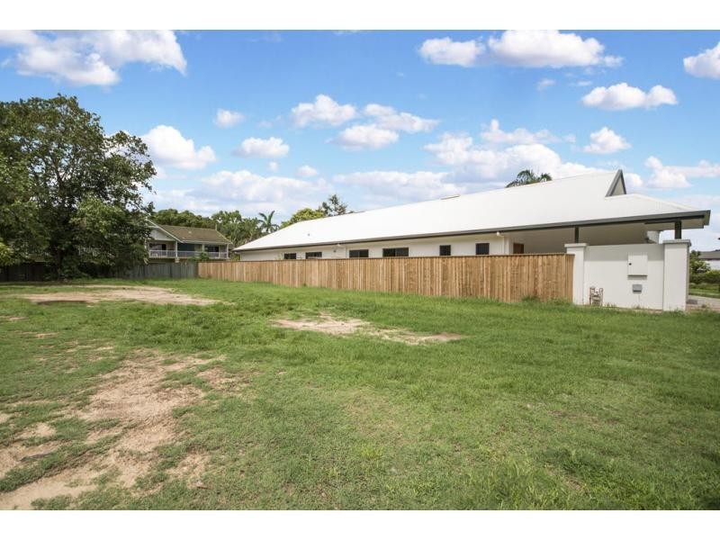 97 Cascade Boulevard, Palm Cove QLD 4879