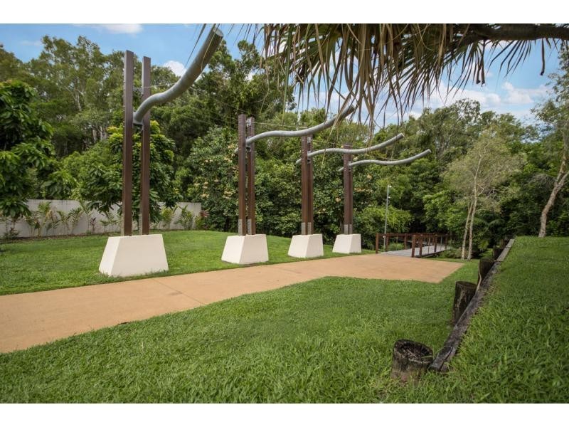 97 Cascade Boulevard, Palm Cove QLD 4879