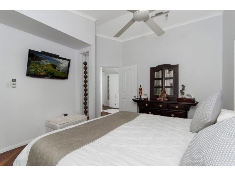 8 Knight Road, Smithfield QLD 4878