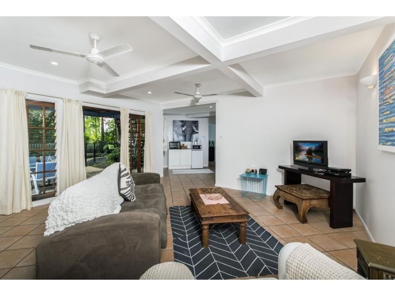 8 Knight Road, Smithfield QLD 4878