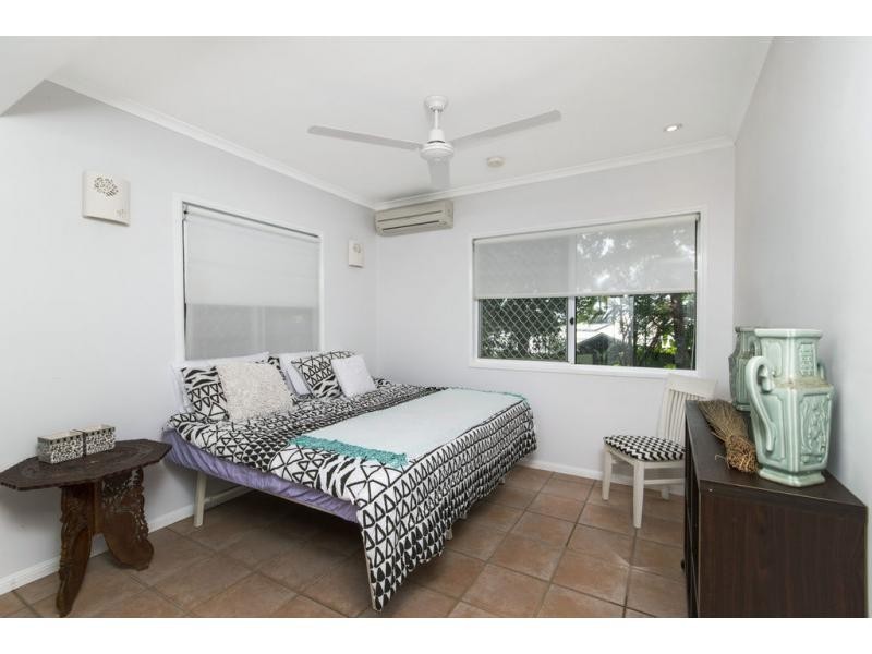 8 Knight Road, Smithfield QLD 4878