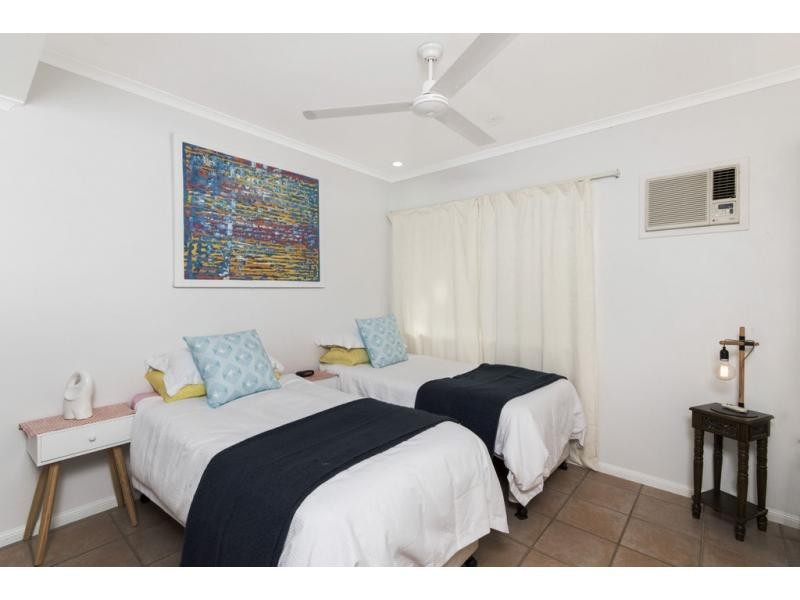 8 Knight Road, Smithfield QLD 4878