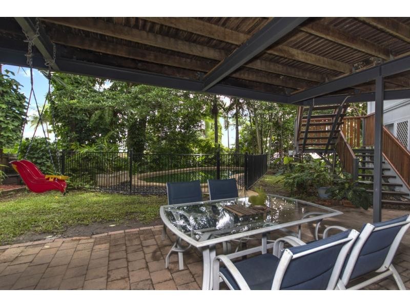 8 Knight Road, Smithfield QLD 4878